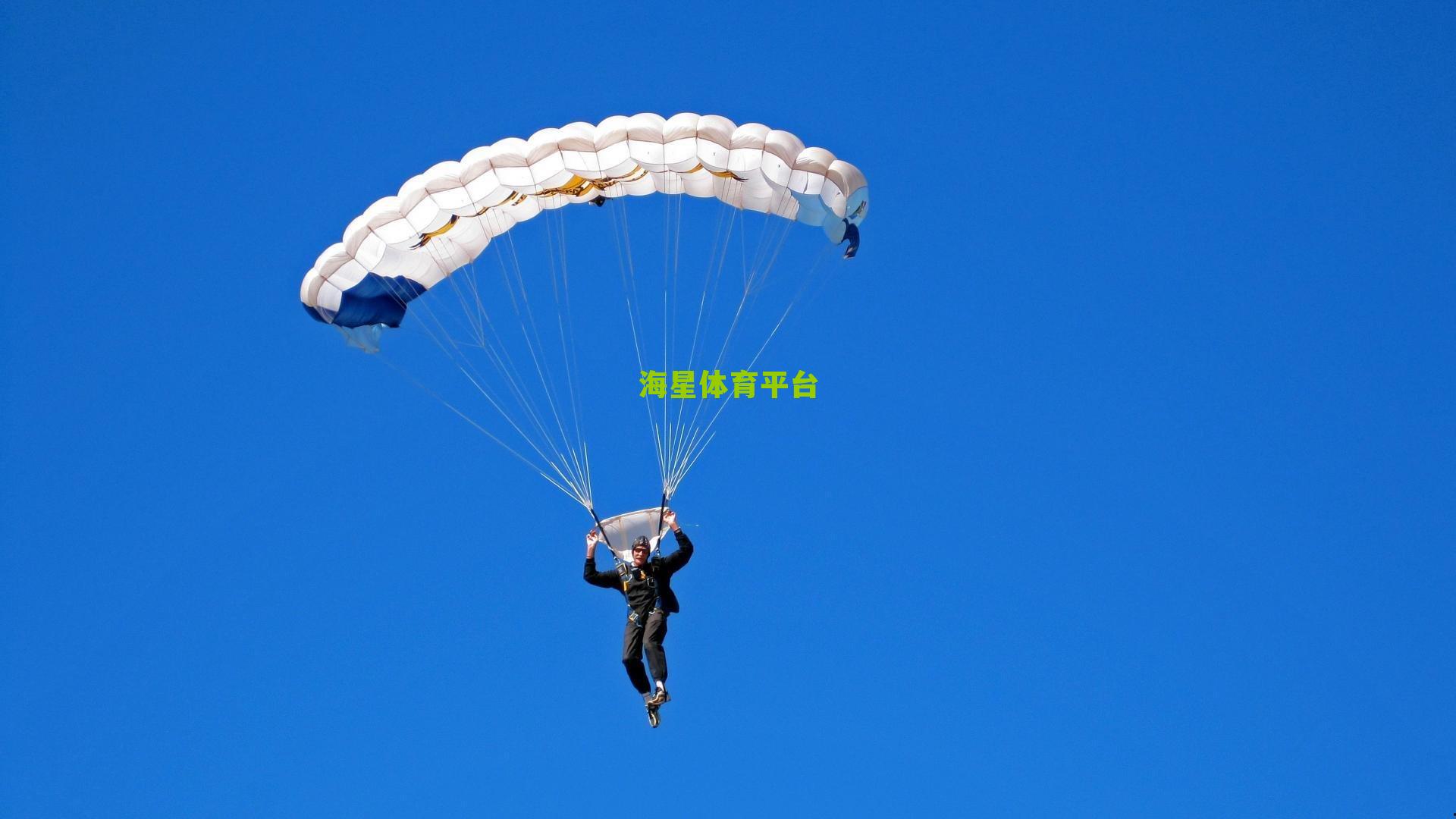 阿利松坦言遗憾萨拉赫风波，坚信利物浦核心关系可修复